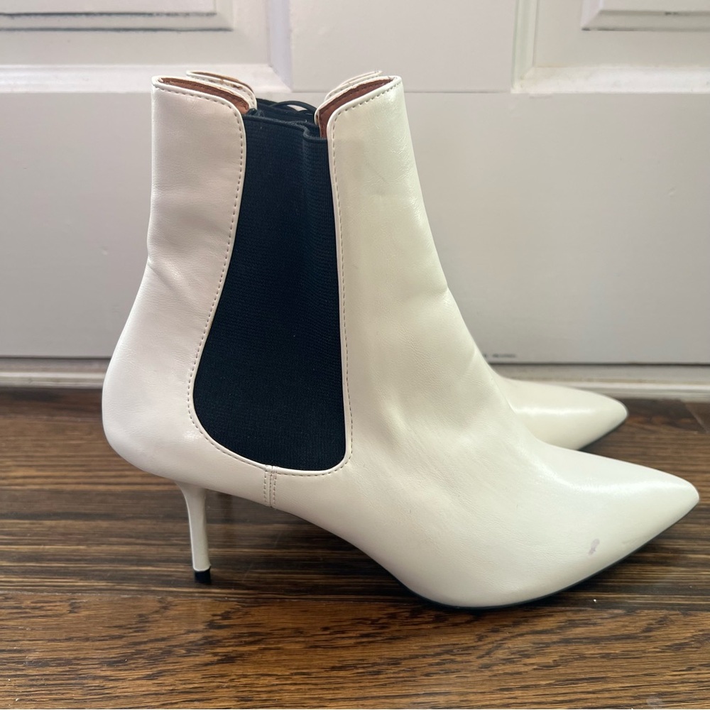 Zara White Pointed Toe Boots Sz 35(5)
